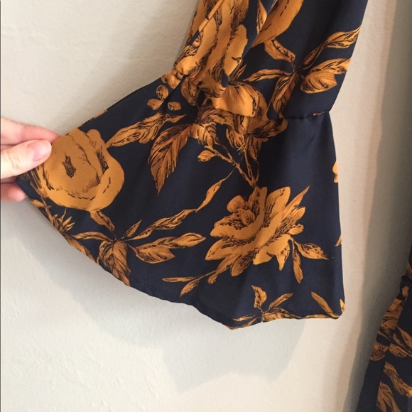 Keyhole Navy and Mustard Floral Dress - Picture 5 of 7